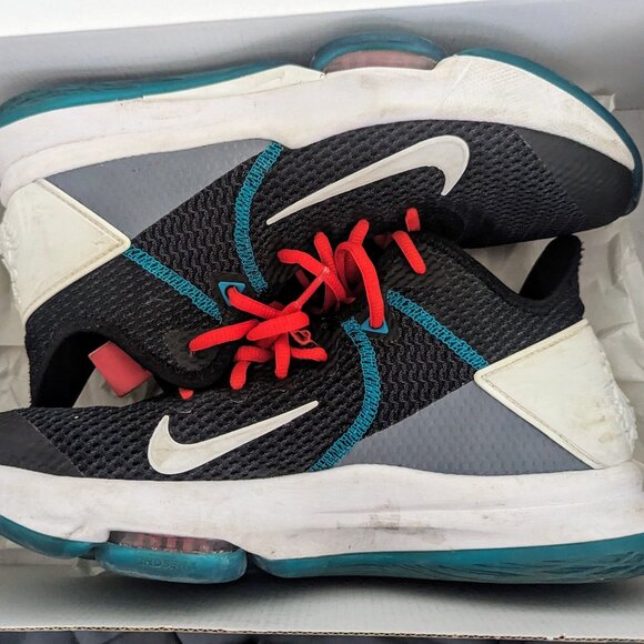 Lebron Witness IV sz 10 w/ box - Picture 1 of 4